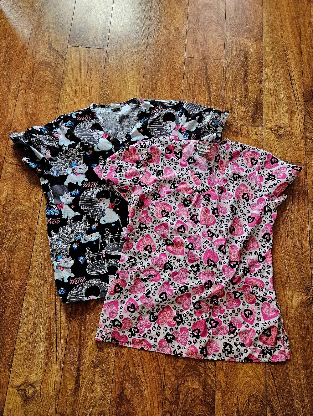 Scrub Tops Ladies Set Of 2 Size Medium Disney Aristocats & White Cross